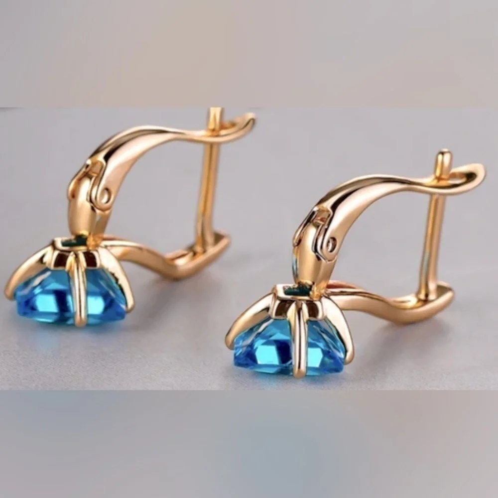 🌟HP🌟 BLUE TOPAZ CZ 18K Gold Plated Leaver Back Earrings Anniversary Gift